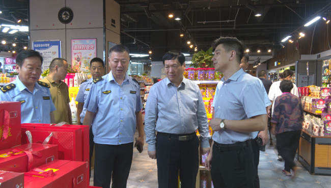 王敢峰调研节日期间食品安全暨消防安全工作